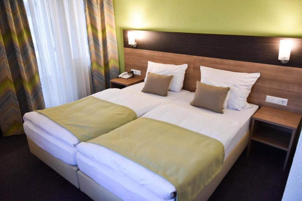 Martins Klause Airport Messe - Self Check-in - Air Conditioning Hotel